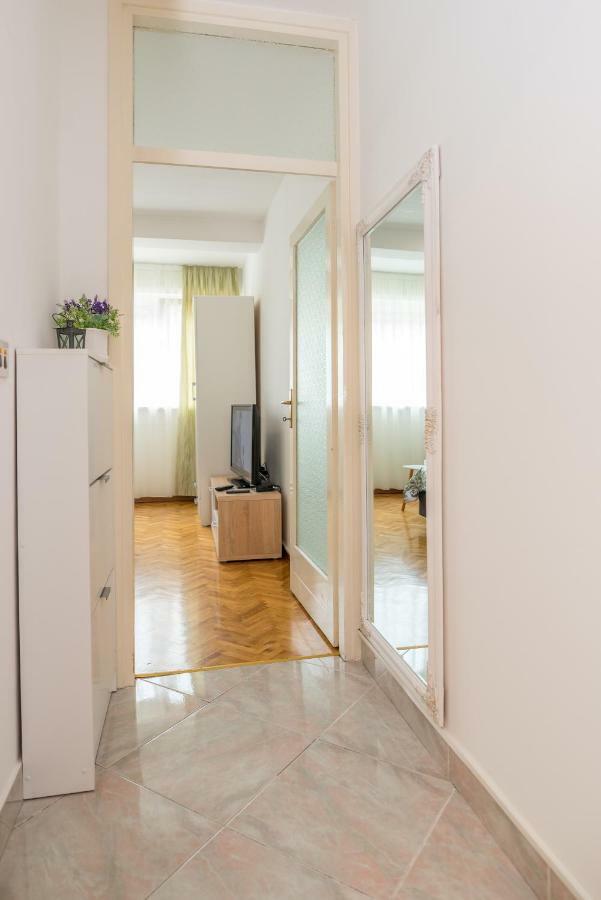 Apartman Doris,Self Check In Сплит Экстерьер фото